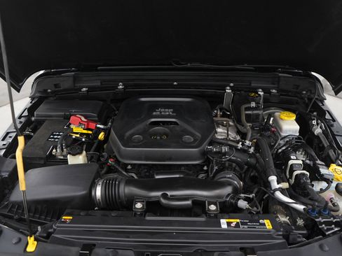 Used 2021 Jeep Wrangler Sport AWD/4WD image 29