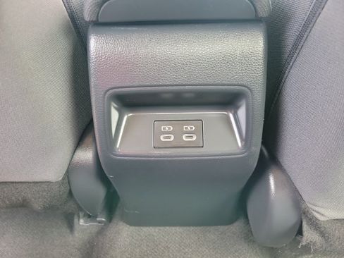 Used 2024 Toyota Corolla LE FWD image 9