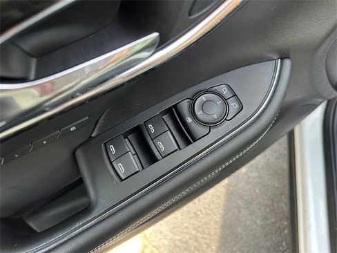 Used 2023 Buick Envision Essence image 19