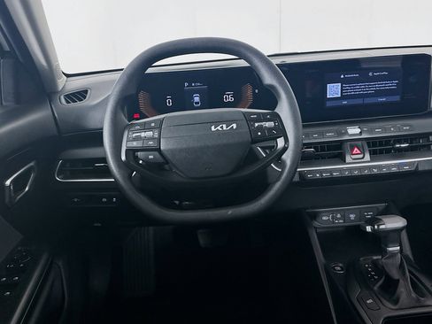 Used 2025 Kia K4 FWD image 17