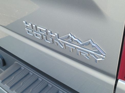 Used 2024 Chevrolet Silverado 1500 High Country w/ Technology Package AWD/4WD image 5