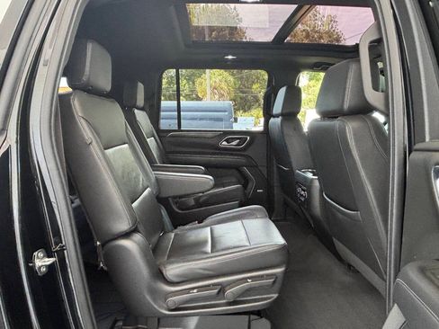 Used 2022 Chevrolet Suburban LT w/ Luxury Package AWD/4WD image 31