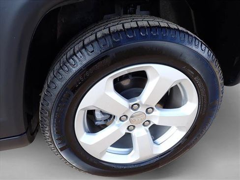 Used 2018 Jeep Compass Latitude w/ Popular Equipment Group AWD/4WD image 7