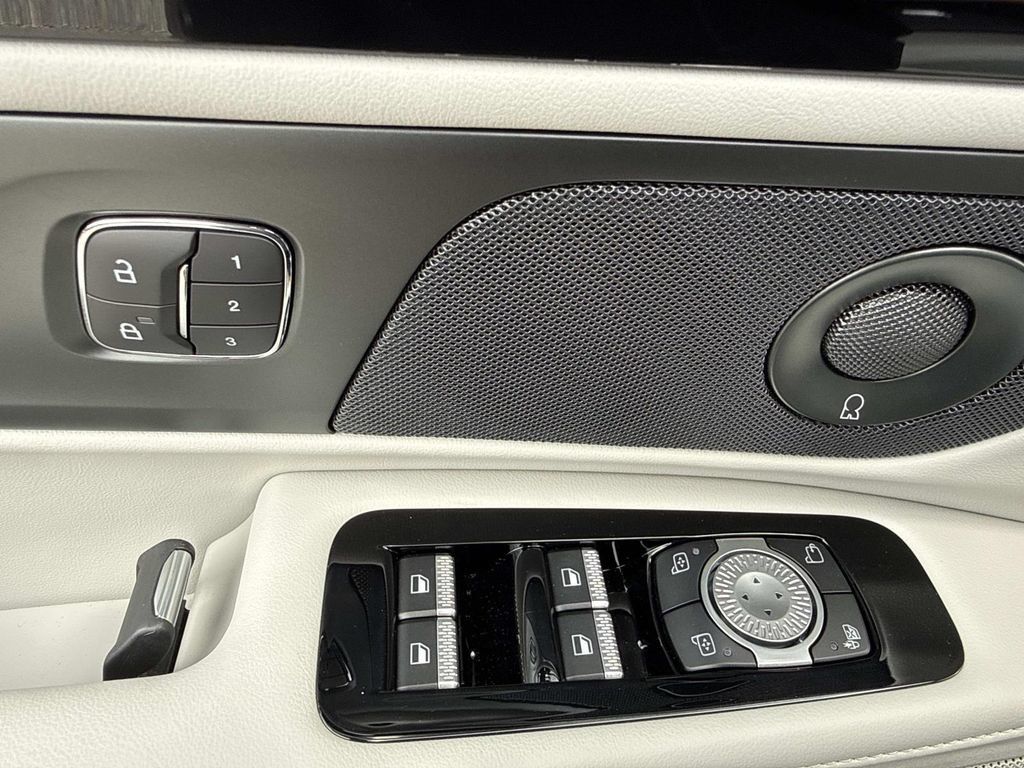 New 2026 Lincoln Nautilus Premier w/ Equipment Group 102A AWD/4WD image 19