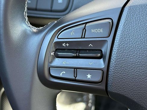 Used 2023 Hyundai Venue SEL w/ Cargo Package image 22