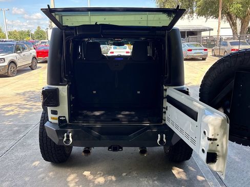 Used 2016 Jeep Wrangler Sport AWD/4WD image 28