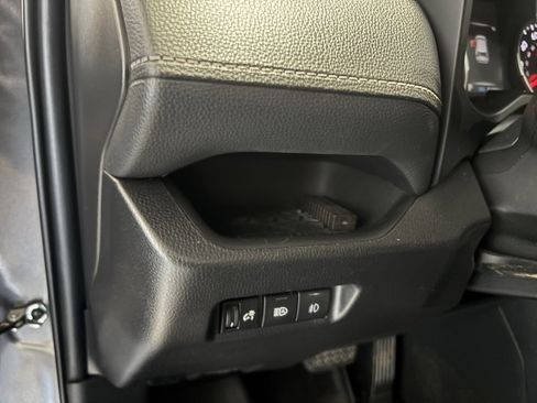 Used 2021 Toyota RAV4 LE image 13