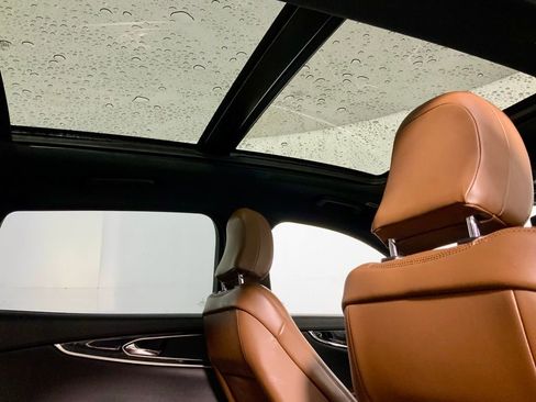 Used 2022 Lincoln Nautilus Reserve w/ Class II Trailer Tow Package image 2