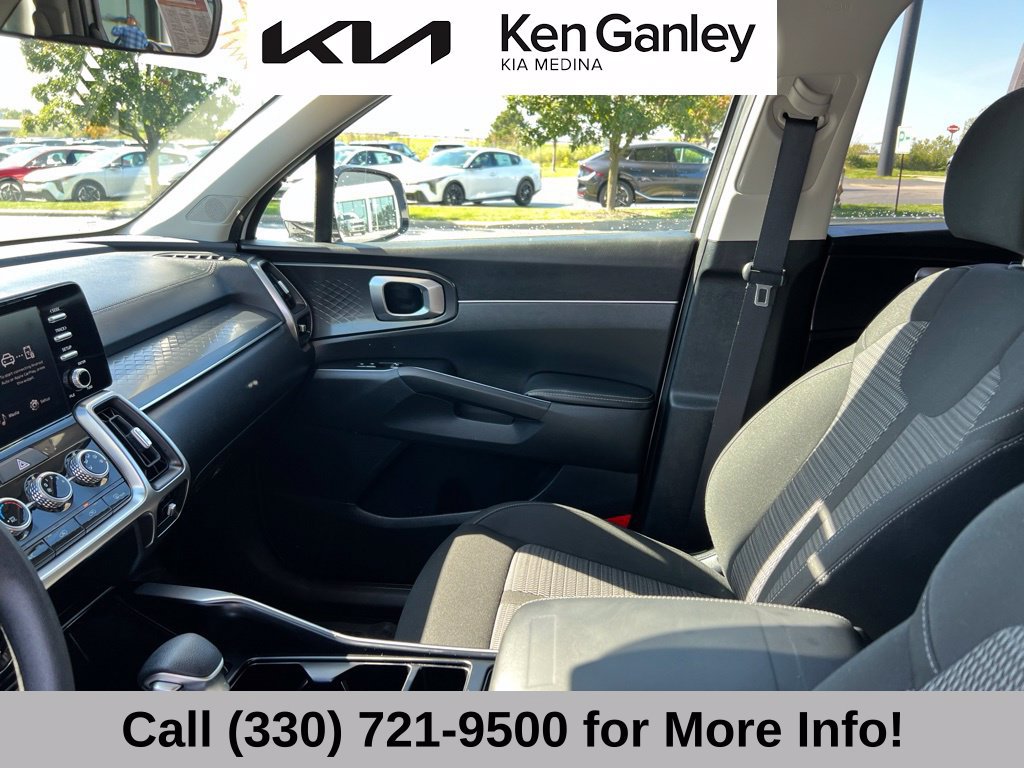 Certified 2023 Kia Sorento LX AWD/4WD image 38