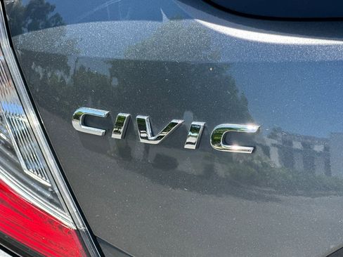 Used 2017 Honda Civic Sport image 36
