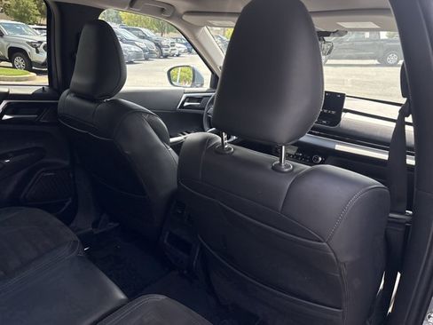 Used 2025 Mitsubishi Outlander SE FWD image 26