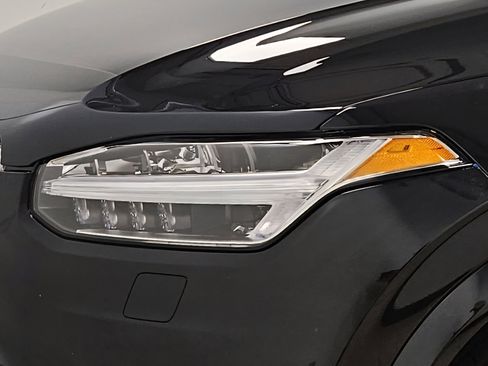 Certified 2025 Volvo XC90 B6 Plus w/ Protection Package Premier image 36