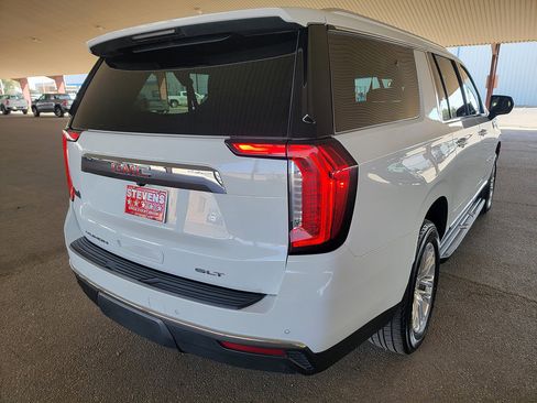 Used 2024 GMC Yukon XL SLT AWD/4WD image 8