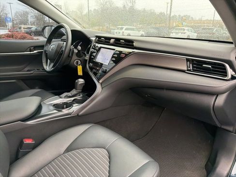 Used 2020 Toyota Camry SE image 34