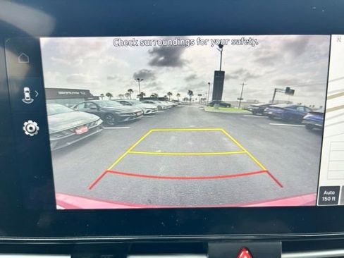 Used 2025 Hyundai Elantra SEL FWD image 10