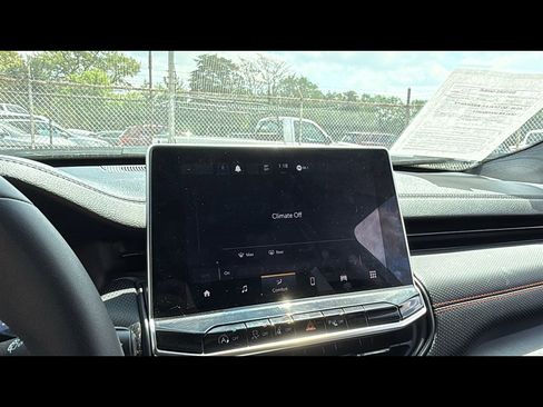 Used 2023 Jeep Compass Trailhawk image 18