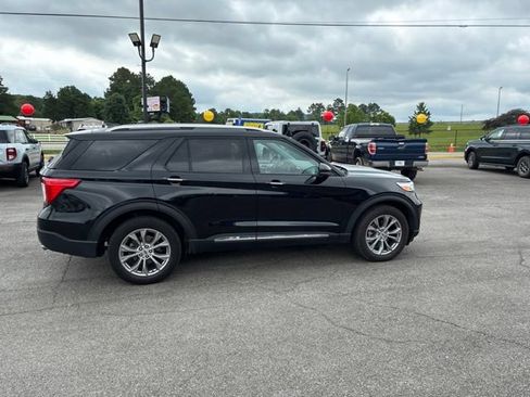 Used 2023 Ford Explorer Limited w/ Equipment Group 301A AWD/4WD image 13