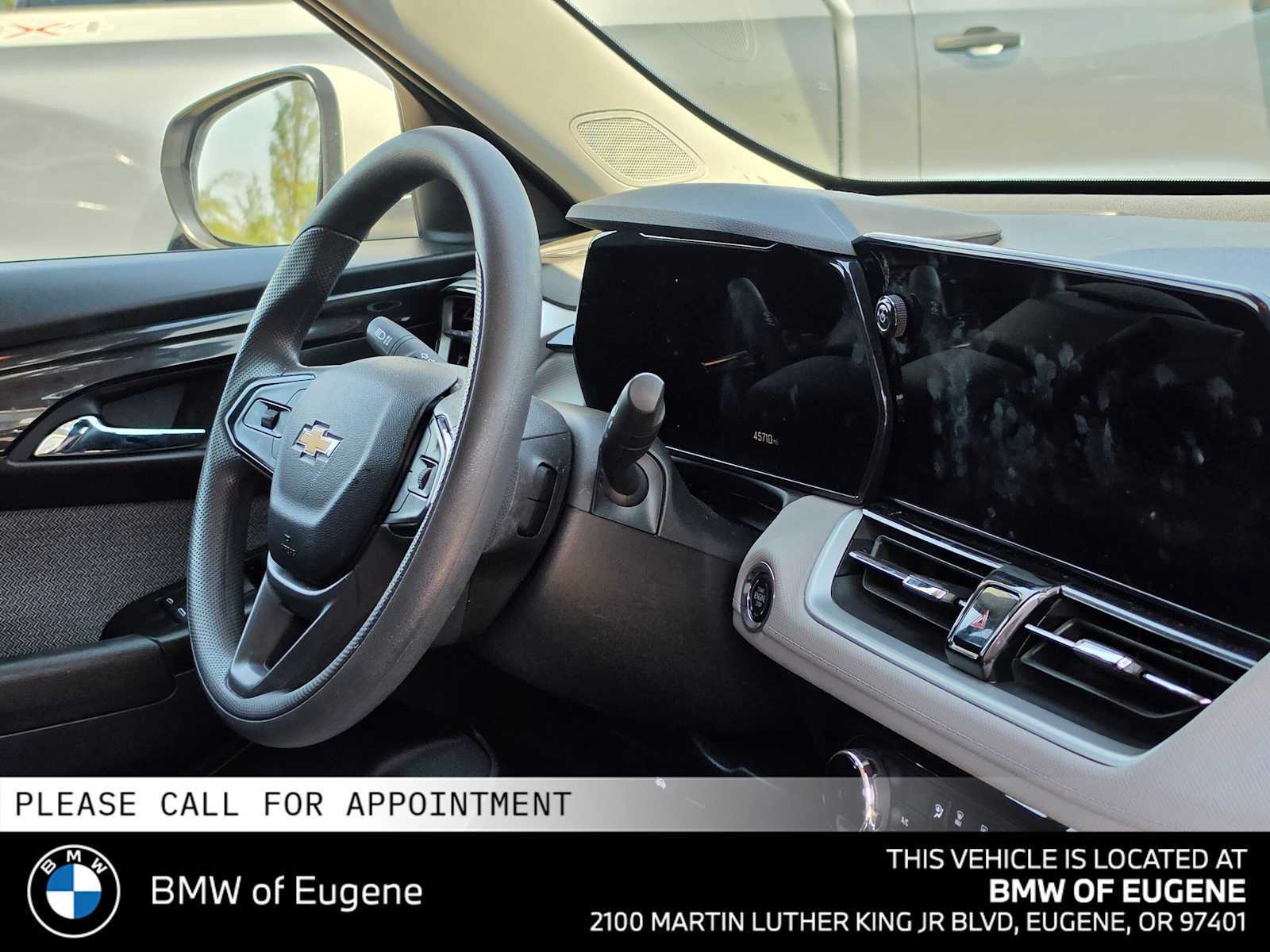 Used 2025 Chevrolet TrailBlazer LT AWD/4WD image 12