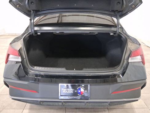 Used 2024 Hyundai Elantra SEL FWD image 28