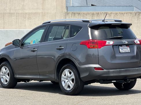 Used 2014 Toyota RAV4 LE FWD image 7