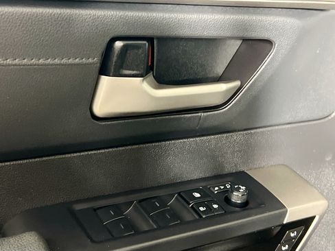 Used 2022 Toyota Tundra Limited AWD/4WD image 16