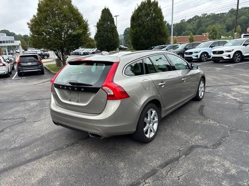 Used 2016 Volvo V60 T5 Premier FWD image 5