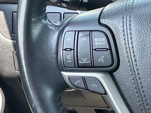 Used 2018 Toyota Highlander XLE FWD image 13