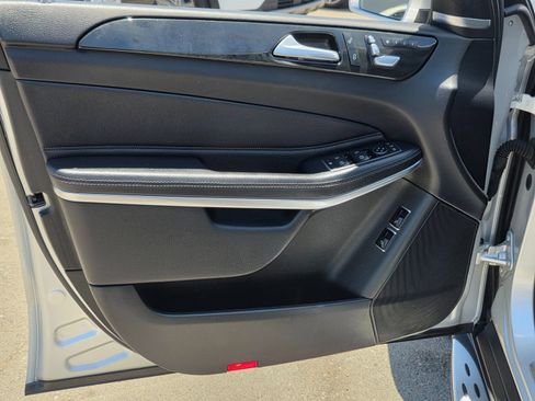 Used 2017 Mercedes-Benz GLS 550 4MATIC image 26