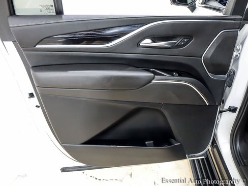 Used 2021 Cadillac Escalade ESV Sport w/ Driver Assist Tech Package AWD/4WD image 31