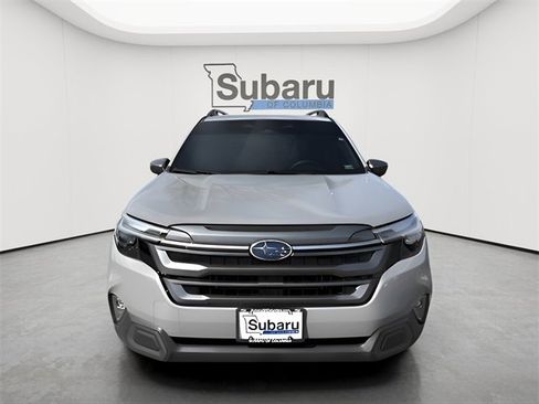 Used 2025 Subaru Forester Limited image 2