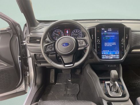 Used 2025 Subaru Forester Premium AWD/4WD image 19