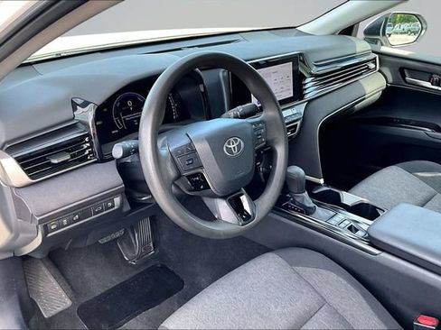 Used 2025 Toyota Camry LE FWD image 17