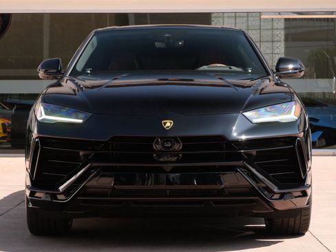 Used 2023 Lamborghini Urus S image 5