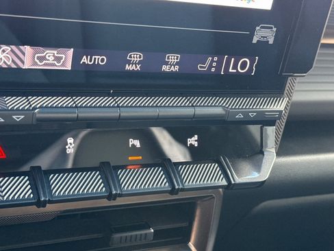 Used 2024 GMC Hummer EV 3X w/ Extreme Off-Road Package image 30