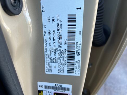 Used 2019 Toyota Tundra SR5 w/ SR5 Upgrade Package image 45