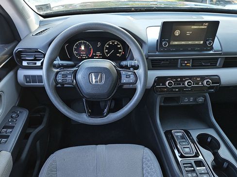 Certified 2023 Honda Pilot LX image 12