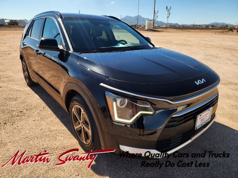 Used 2023 Kia Niro EX FWD image 1