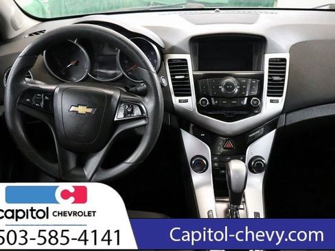 Used 2016 Chevrolet Cruze LT w/ Technology Package image 14