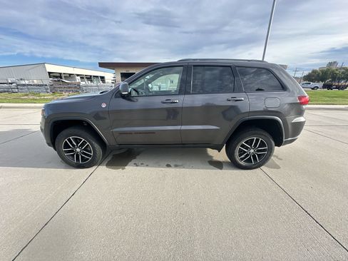 Used 2018 Jeep Grand Cherokee Trailhawk AWD/4WD image 10