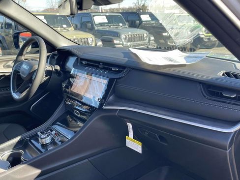 New 2026 Jeep Grand Cherokee Limited AWD/4WD image 12