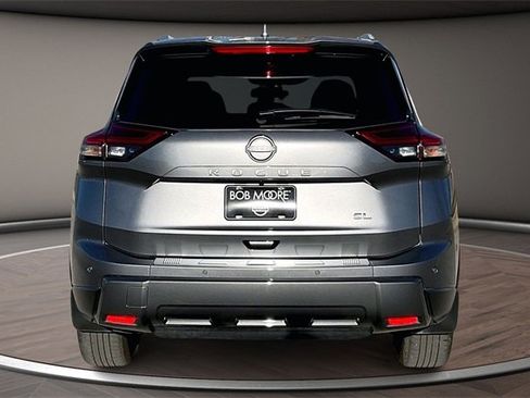 Certified 2025 Nissan Rogue SL w/ SL Premium Package image 4