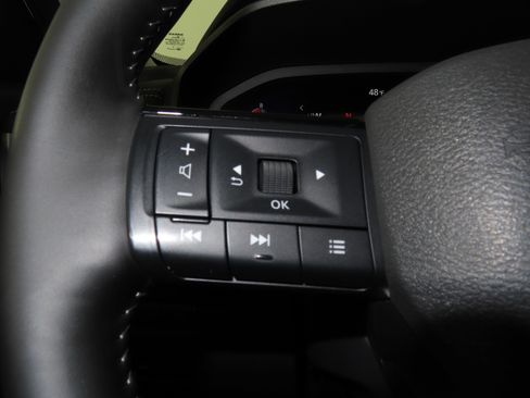 Certified 2025 Nissan Rogue SL image 42