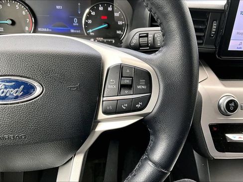 Used 2023 Ford Explorer XLT AWD/4WD image 13