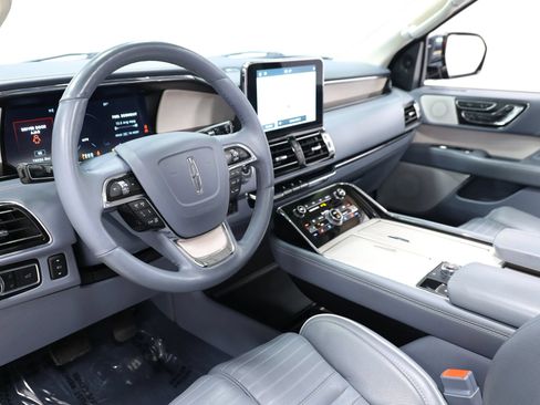 Used 2021 Lincoln Navigator Black Label w/ Cargo Convenience Package AWD/4WD image 2