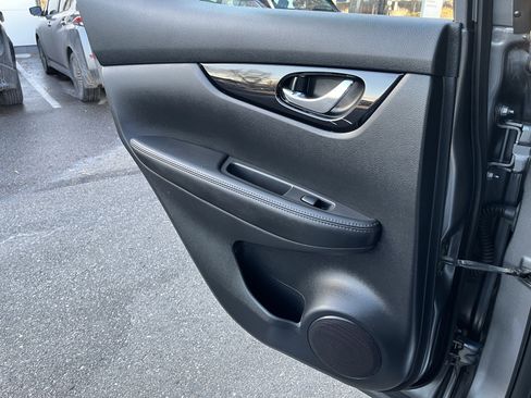 Certified 2022 Nissan Rogue Sport SV image 32