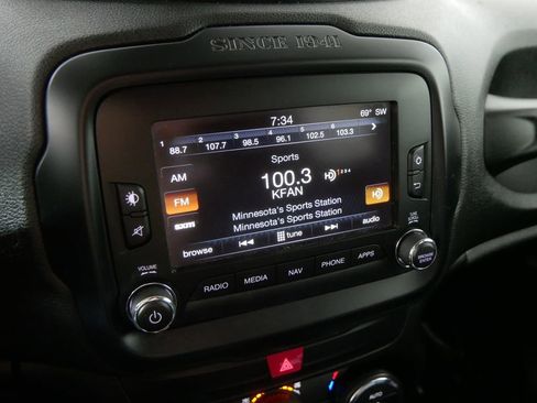 Used 2016 Jeep Renegade Latitude AWD/4WD image 29