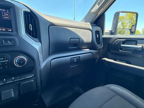 Used 2024 Chevrolet Silverado 2500 Custom w/ Custom Convenience Package AWD/4WD image 29