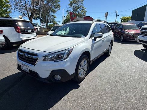 Used 2018 Subaru Outback 2.5i Premium AWD/4WD image 1