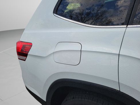 Used 2019 Volkswagen Atlas SE w/ Towing Package image 17