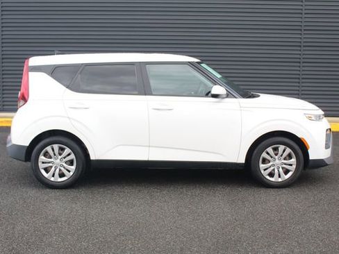 Used 2020 Kia Soul LX image 9